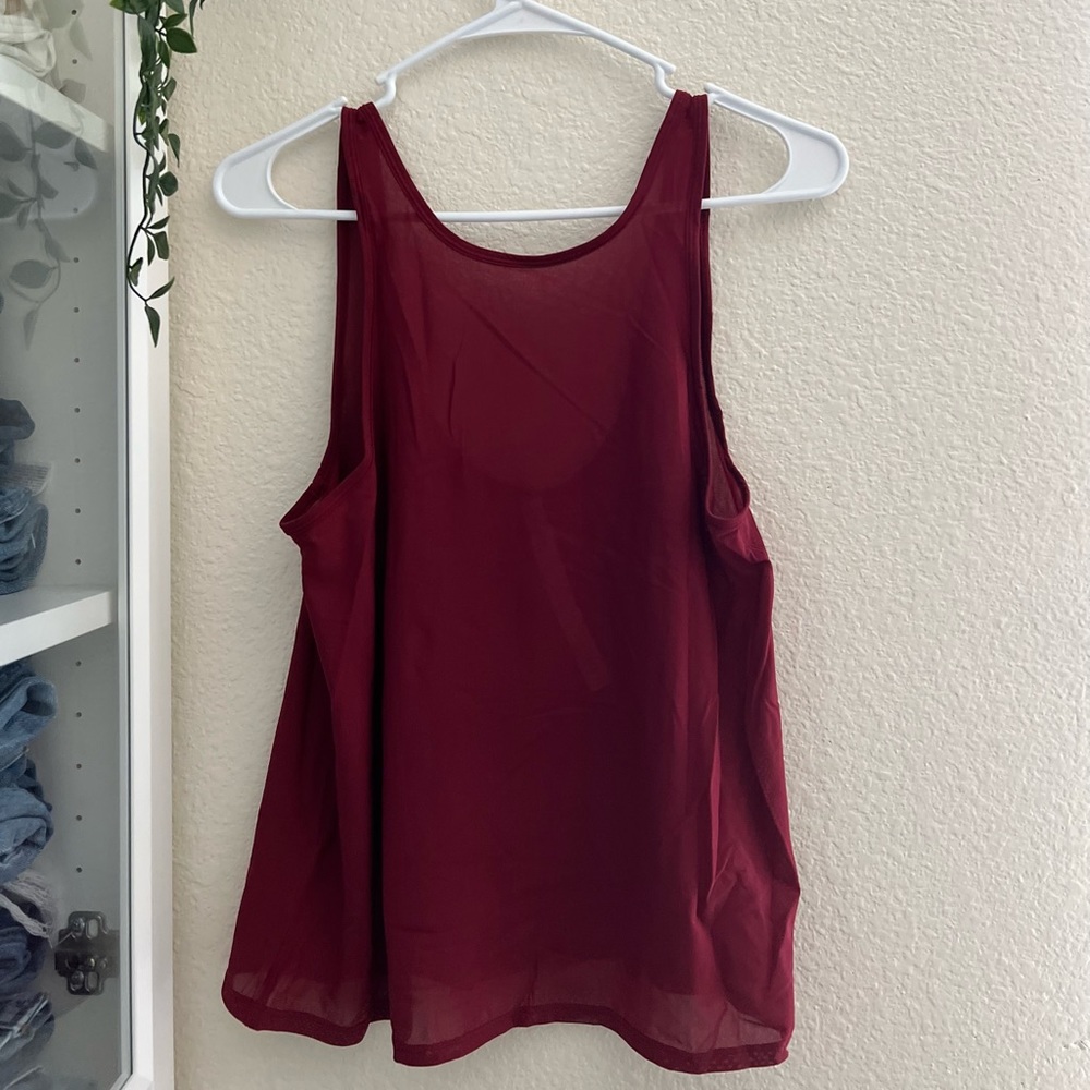 Lululemon top size 4